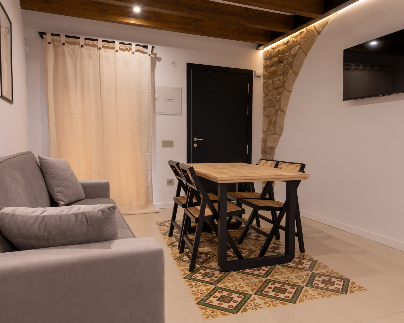 Sala de lectura y TV